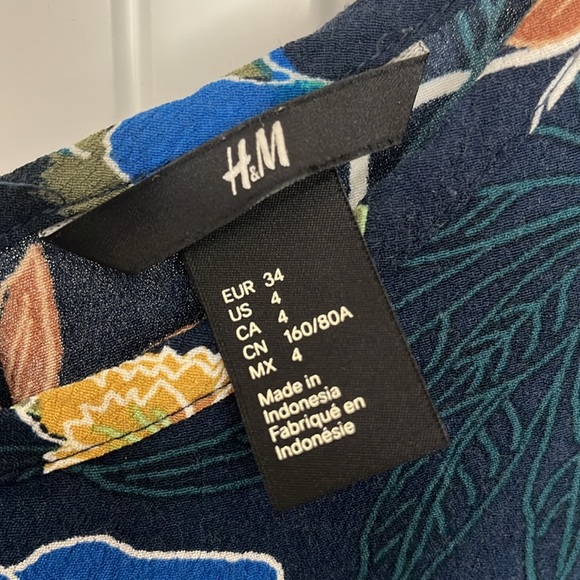 H&M Bundle Tops - Picture 6 of 7